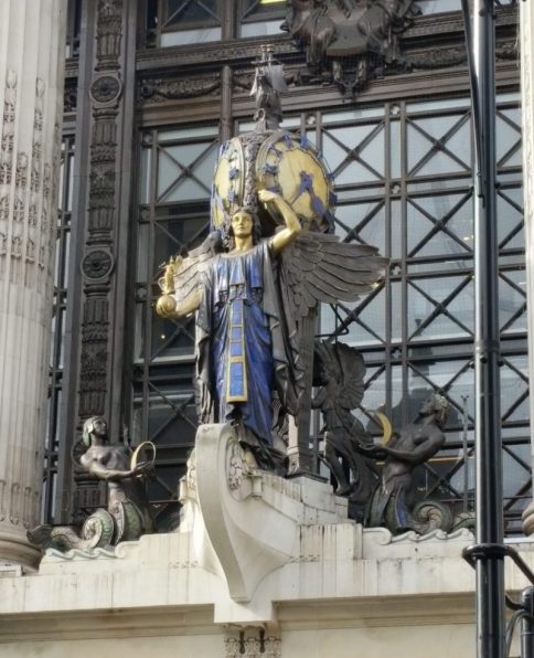 statue Queen of Time at Selfridges