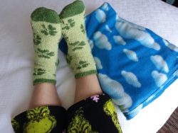Jammies-Fuzzy-socks-blankie